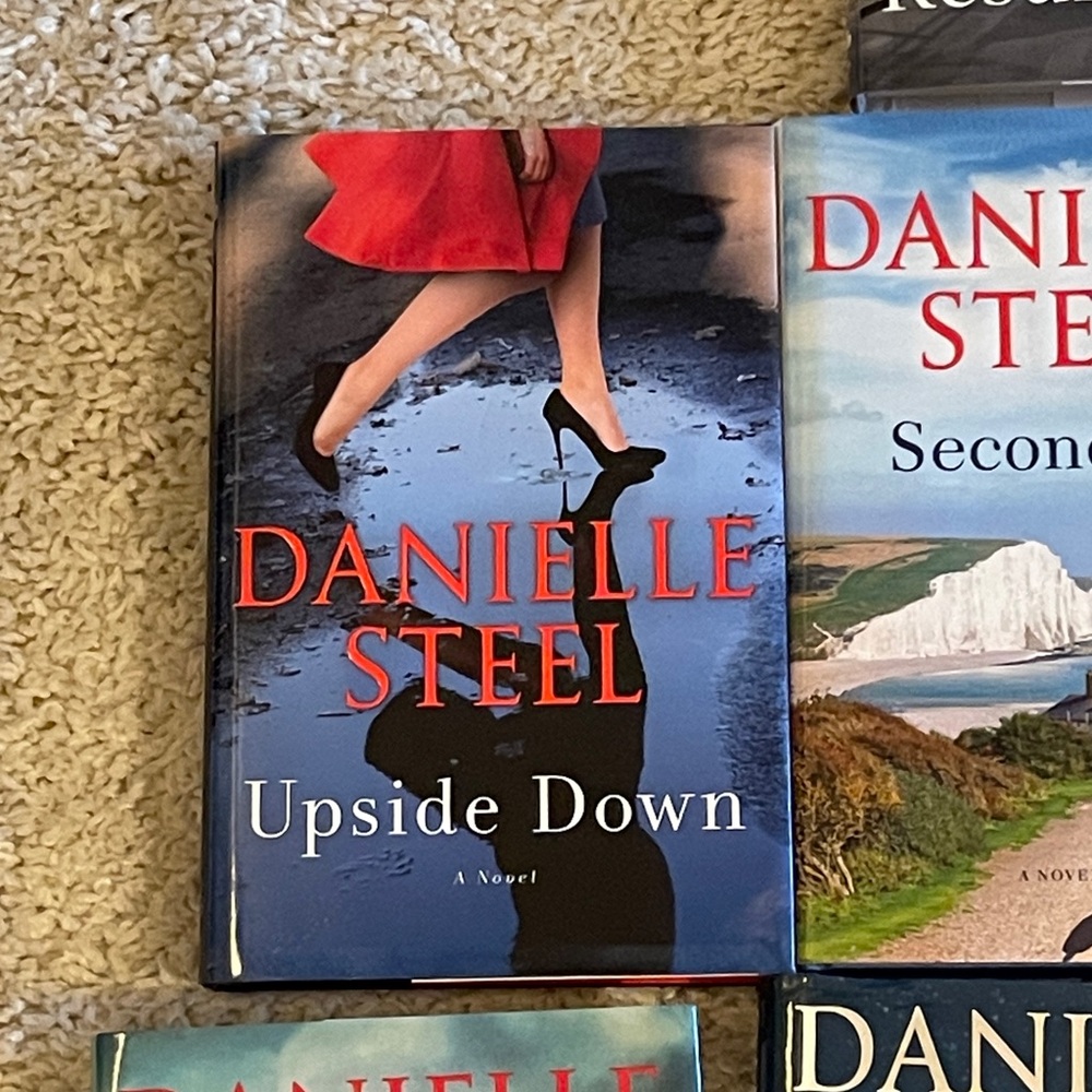 Danielle Steel Book Collection - Picture 3 of 5